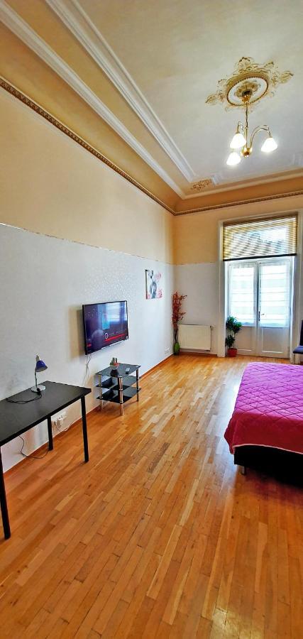 Apartment Comfort *